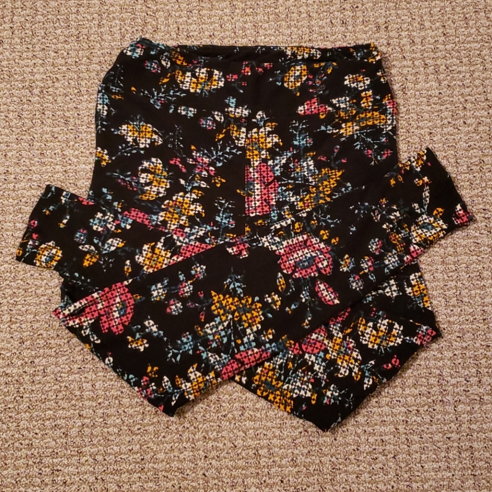 Lularoe One Size Leggings Cross Stitch Flowers